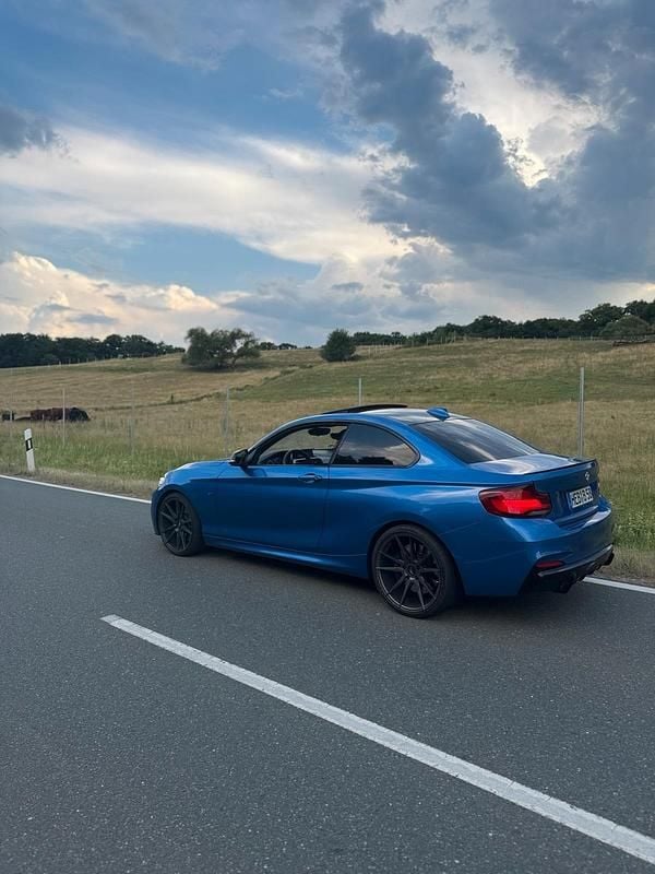 Blau Gebraucht 2020 BMW M240 M Sport Coupé | 35.500 € (Fairer Preis) - Bild 1/4