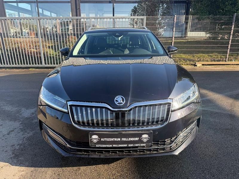 Gebraucht Skoda Superb 156 PS (114 kW) 2022 Schwarz Limousine