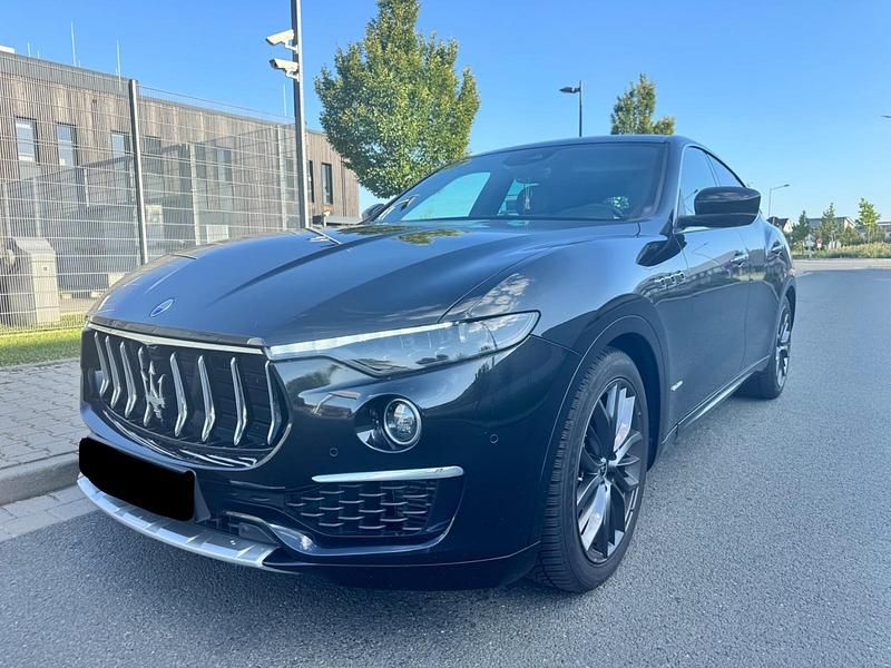 Schwarz Gebraucht 2020 Maserati Levante GranLusso SUV | 39.900 € - Bild 1/4