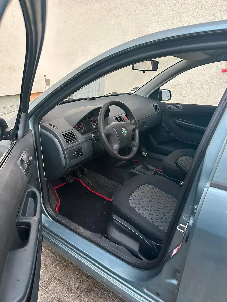 Gebraucht Skoda Fabia 54 PS (39 kW) 2005 Silber Kleinwagen