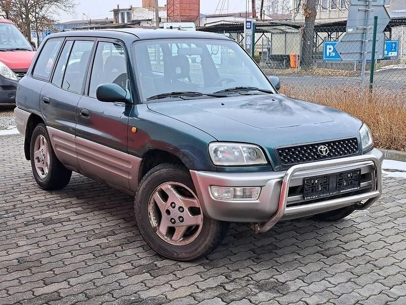 Grün Gebraucht 1997 Toyota RAV4 SUV | 2.450 € (Superpreis) - Bild 1/4