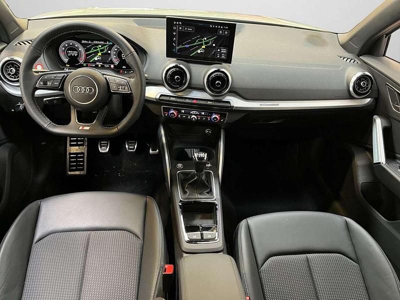 Gebraucht Audi Q2 Ambiente 116 PS (85 kW) 2025 Tausilber metallic (metallic) SUV