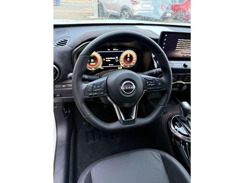 Neu Nissan Juke 143 PS (105 kW) 2026 Pearlwhite red SUV