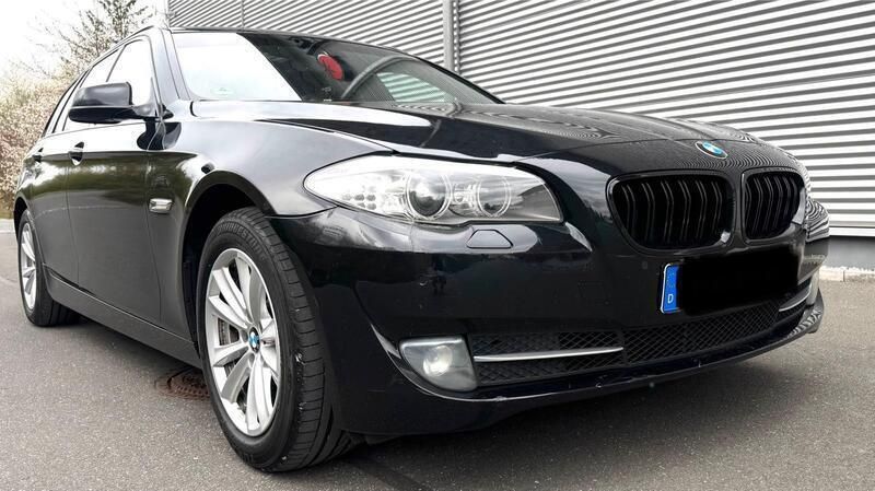 Schwarz Gebraucht 2011 BMW 530 Kombi | 10.890 € (Fairer Preis) - Bild 1/4