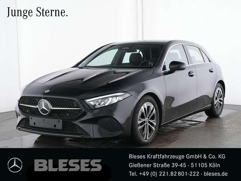 Unilack nachtschwarz Gebraucht 2024 Mercedes A180 Progressive Limousine | 28.900 € (Fairer Preis) - Bild 1/4