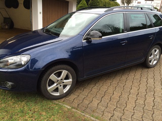 Blau metallic Gebraucht 2011 VW Golf VI Style Kleinwagen | 13.999 € - Bild 1/4