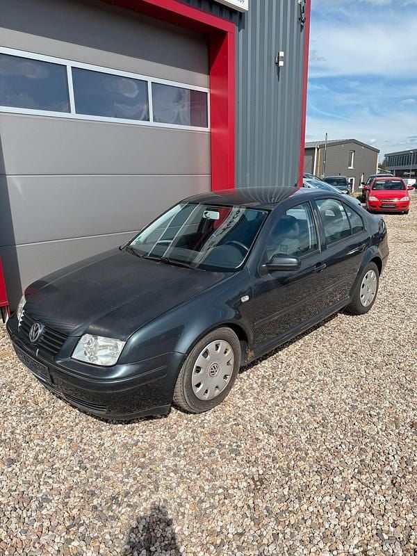 Gebraucht VW Bora 116 PS (85 kW) 2001 Grau Limousine