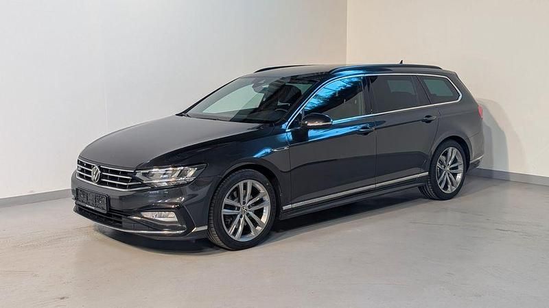 Gebraucht VW Passat R-line 150 PS (110 kW) 2022 Grau Kombi