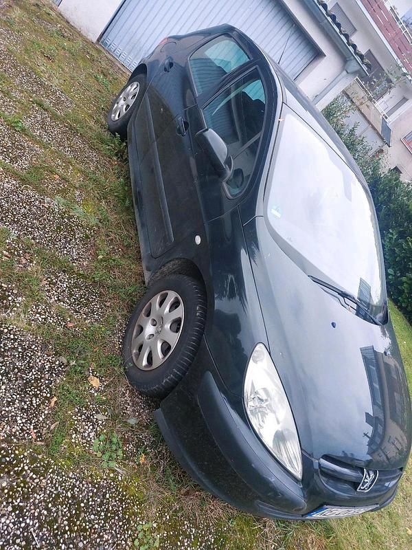 Gebraucht Peugeot 307 110 PS (80 kW) 2003 Schwarz Limousine