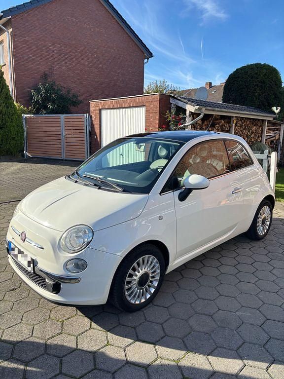 Weiß Gebraucht 2011 Fiat 500 Lounge Kleinwagen | 4.400 € (Fairer Preis) - Bild 1/4