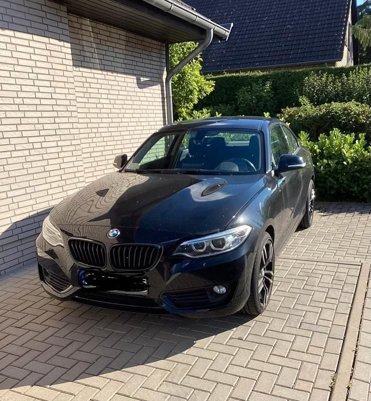 Schwarz Gebraucht 2016 BMW 220 Coupé | 12.690 € (Guter Preis) - Bild 1/4