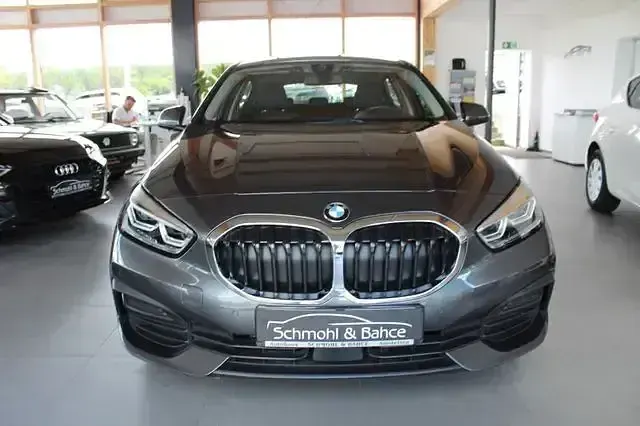 Gebraucht BMW 118 Advantage 136 PS (100 kW) 2021 Grau Kleinwagen