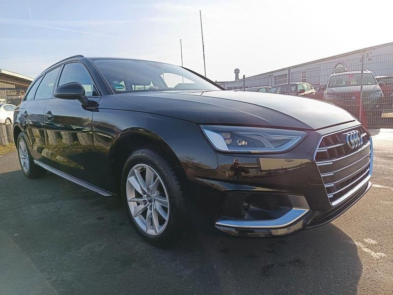 Second-hand Audi A4 Advanced 163 CP (119 kW) 2021 Negru Break