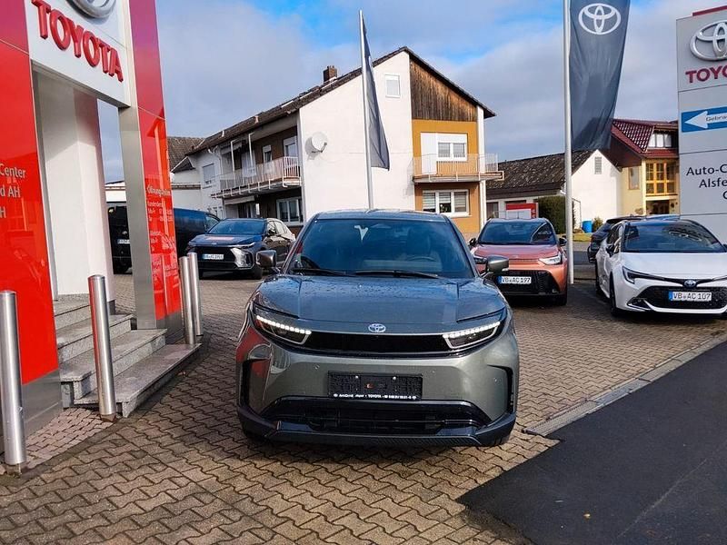 Neu Toyota Urban Cruiser 127 kW (174 PS) 2026 Grün SUV
