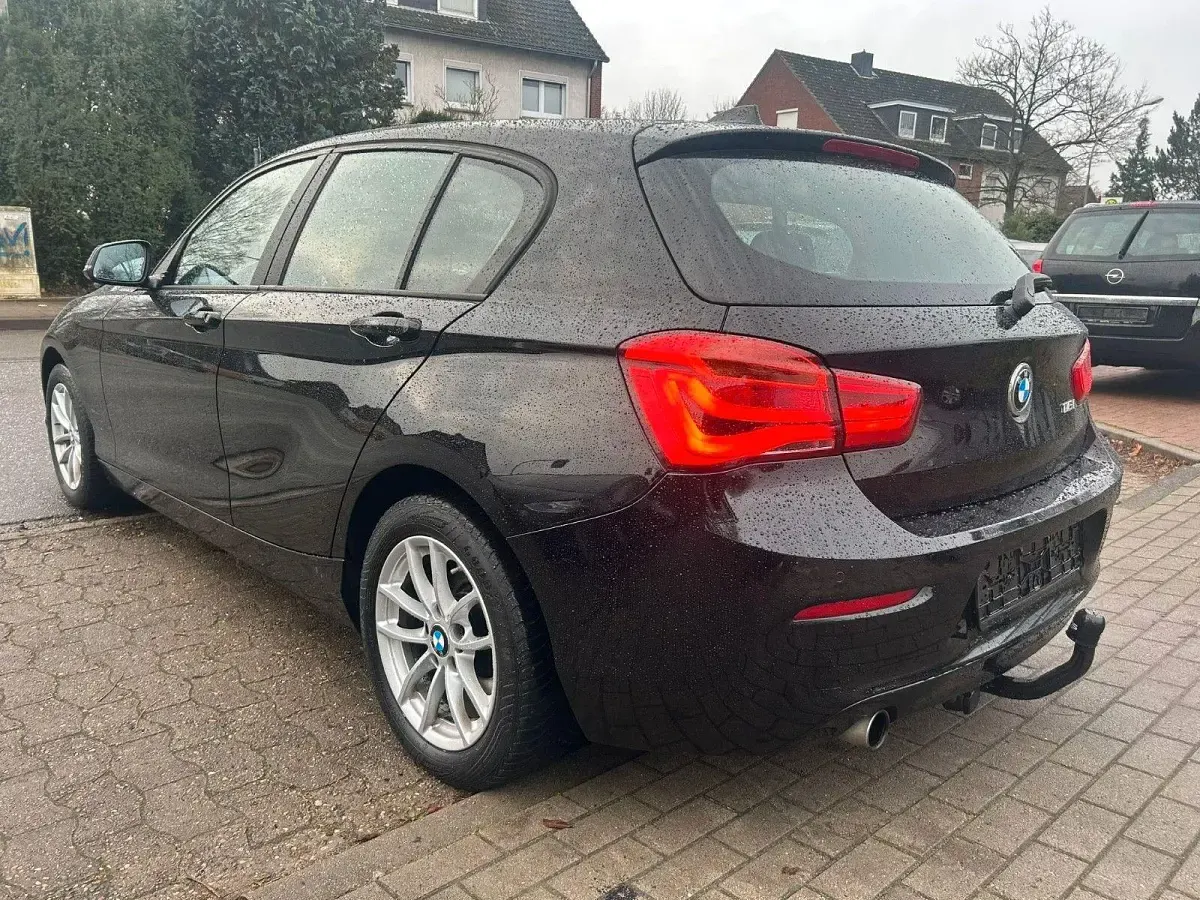 Używany BMW 116 Advantage 109 KM (80 kW) 2016 Czarny Hatchback