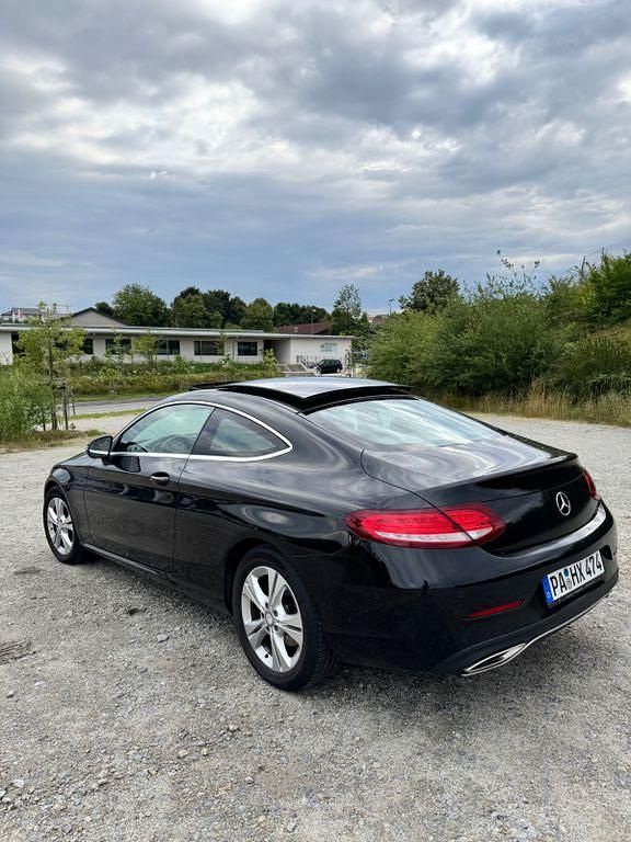 Gebraucht Mercedes C200 184 PS (135 kW) 2016 Schwarz Coupé