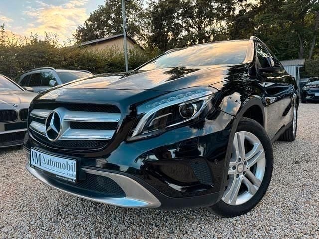 Gebraucht Mercedes GLA220 177 PS (130 kW) 2016 Schwarz SUV
