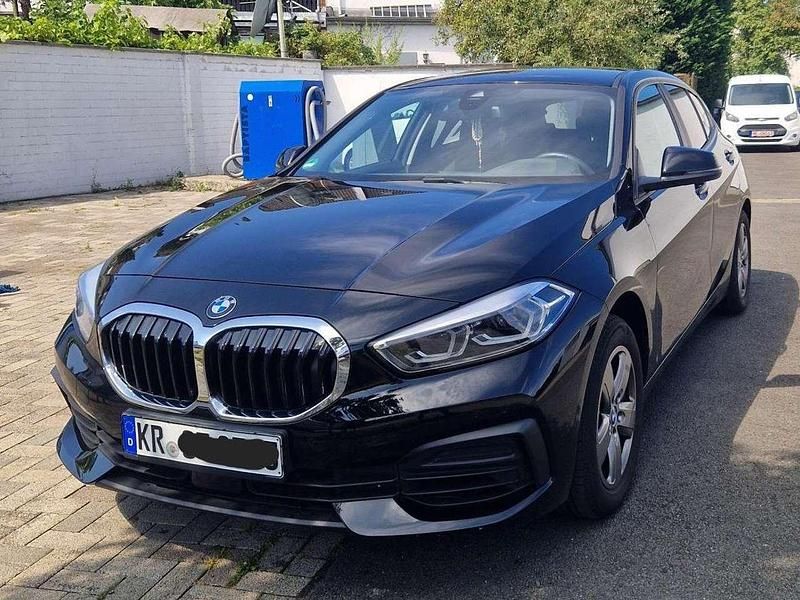 Gebraucht BMW 116 Advantage 109 PS (80 kW) 2022 Schwarz Kleinwagen