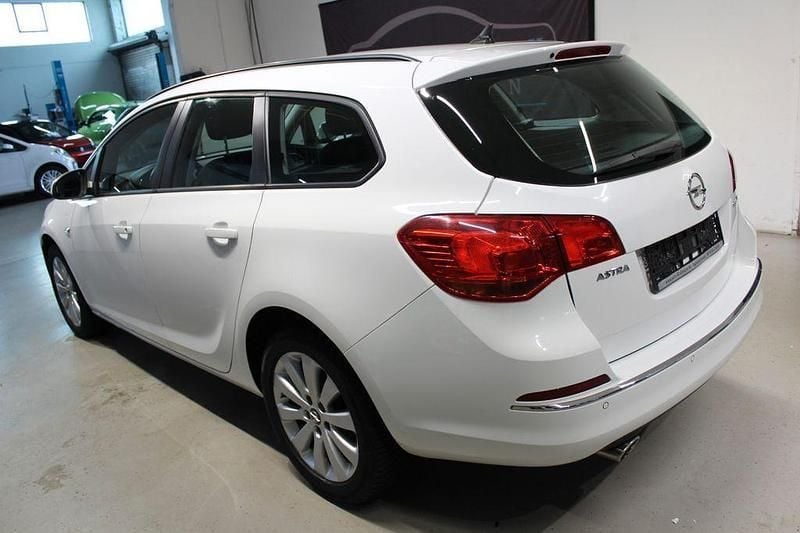 Gebraucht Opel Astra 165 PS (121 kW) 2015 Weiß Limousine