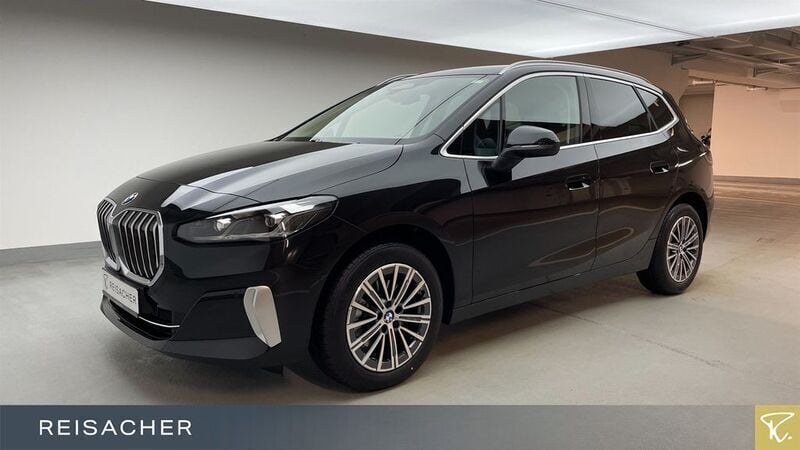 Schwarz Neu 2025 BMW 218 Active Tourer Luxury Line Van / Kleinbus | 33.390 € (Superpreis) - Bild 1/4