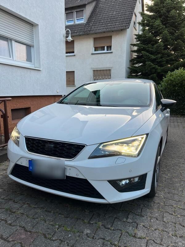 Weiß Gebraucht 2015 Seat Leon FR Limousine | 12.100 € (Fairer Preis) - Bild 1/4