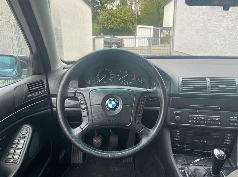 Gebraucht BMW 520 136 PS (100 kW) 2000 Schwarz Limousine