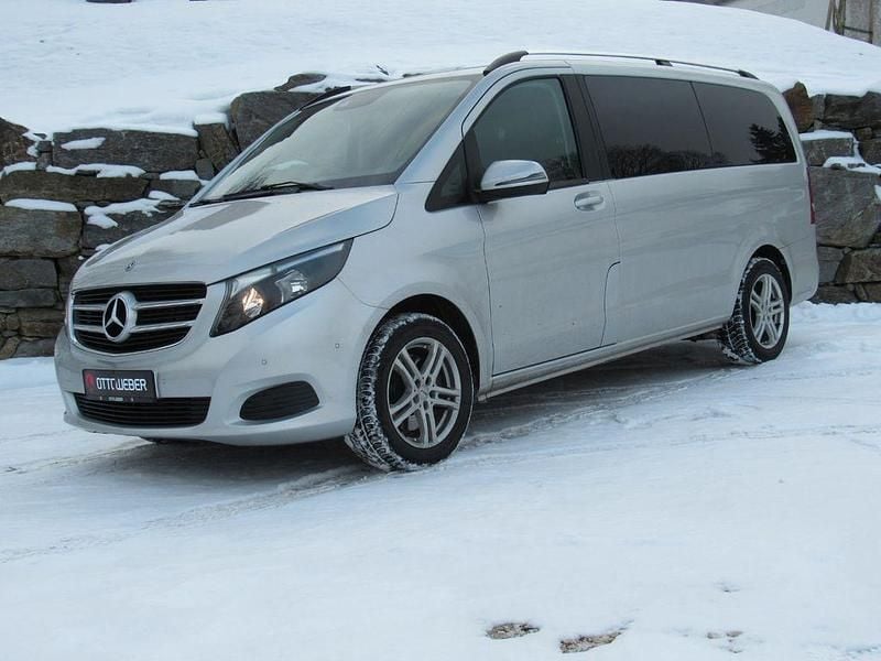 Gebraucht Mercedes V220 Edition 163 PS (119 kW) 2018 Silber Van / Kleinbus