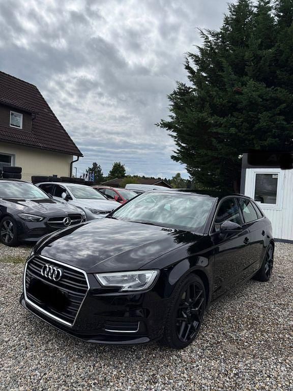 Schwarz Gebraucht 2017 Audi A3 Sport Limousine | 15.700 € (Fairer Preis) - Bild 1/4