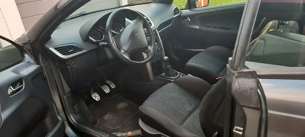 Gebraucht Peugeot 207 CC Urban Move 120 PS (88 kW) 2012 Grau Cabrio