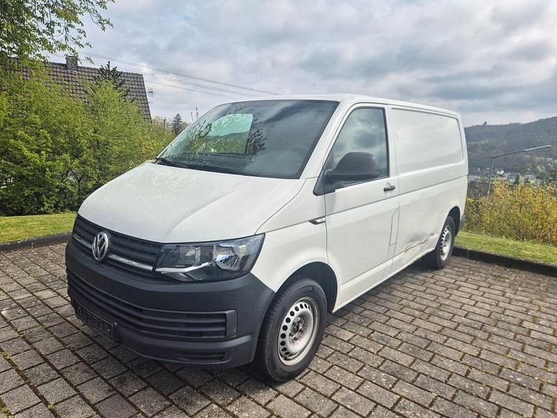 Gebraucht VW Transporter 102 PS (75 kW) 2019 Weiß Van