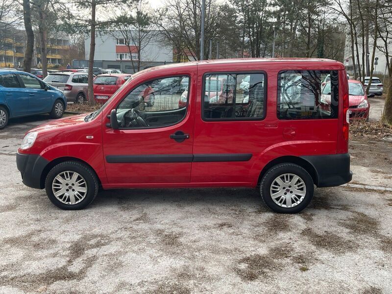 Gebraucht Fiat Doblò Emotion 77 PS (56 kW) 2009 Rot Van / Kleinbus