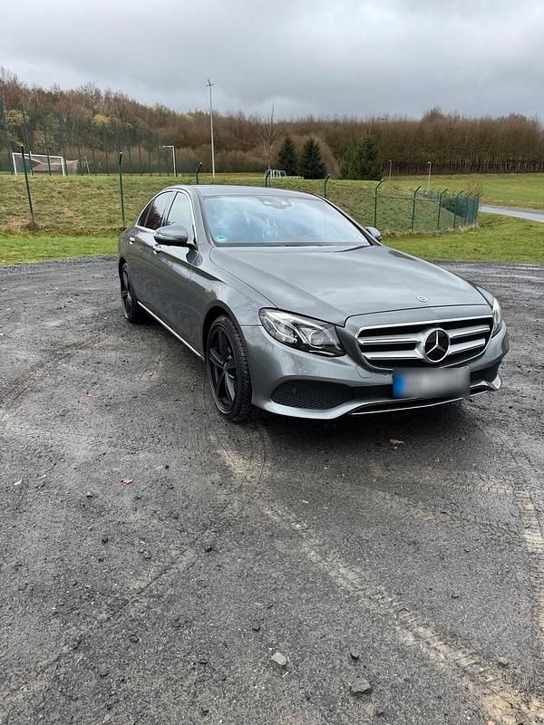 Second-hand Mercedes E250 211 CP (155 kW) 2017 Gri Berlinǎ