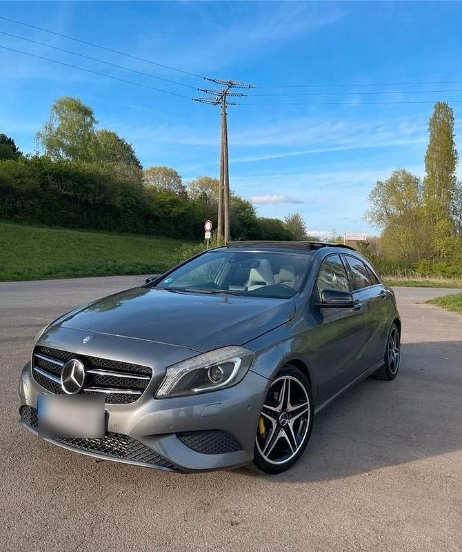 Gebraucht Mercedes A180 109 PS (80 kW) 2012 Grau Kleinwagen