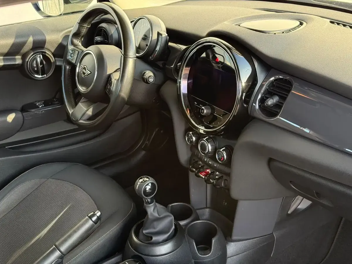 Używany Mini John Cooper Works 102 KM (75 kW) 2021 Szary Hatchback