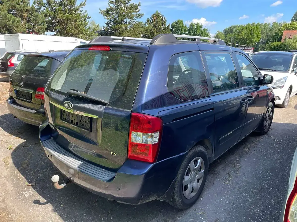 Gebraucht Kia Carnival LX 185 PS (136 kW) 2007 Velvet indigo blue Van / Kleinbus