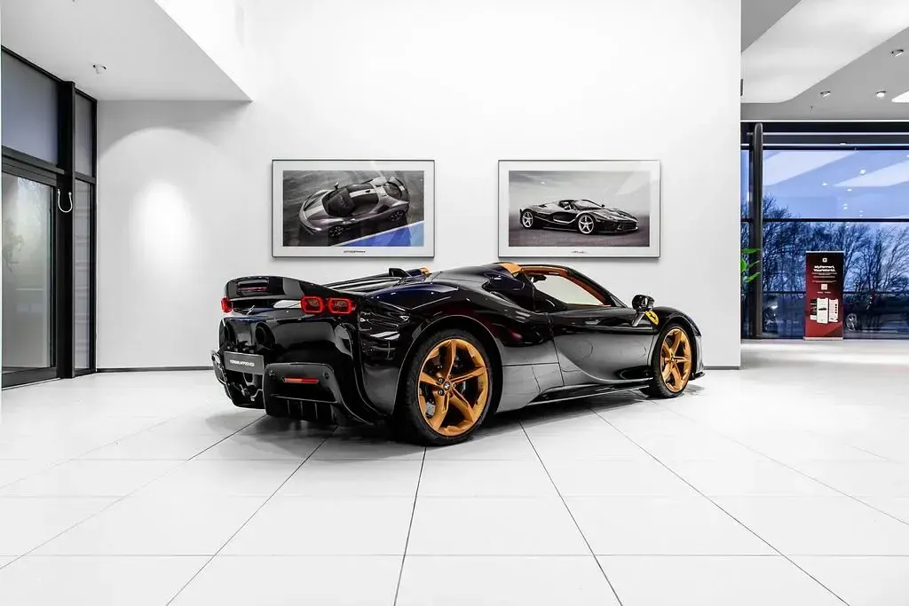 Gebraucht Ferrari SF90 999 PS (734 kW) 2025 Blau Cabrio