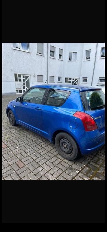 Second-hand Suzuki Swift 95 CP (69 kW) 2007 Albastru Hatchback