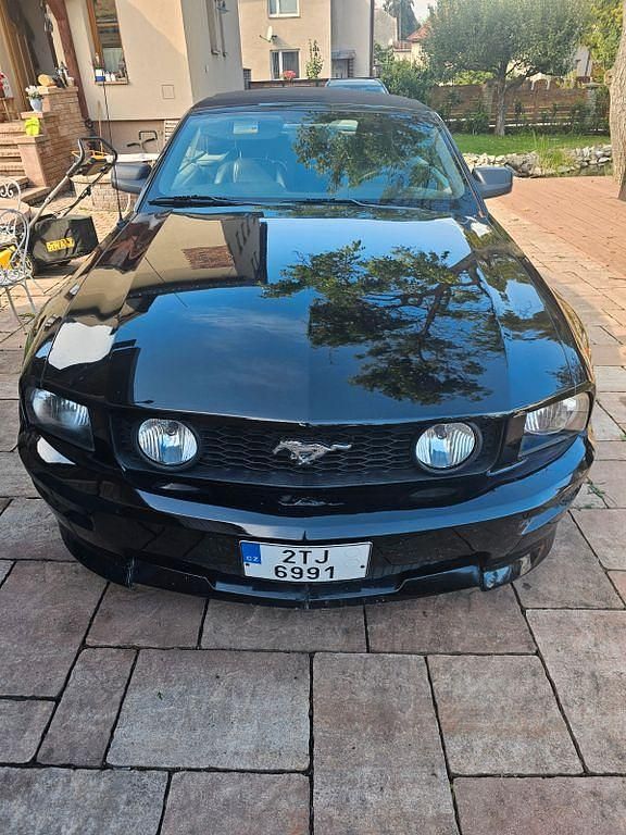 Schwarz Gebraucht 2008 Ford Mustang Cabrio | 11.900 € - Bild 1/4