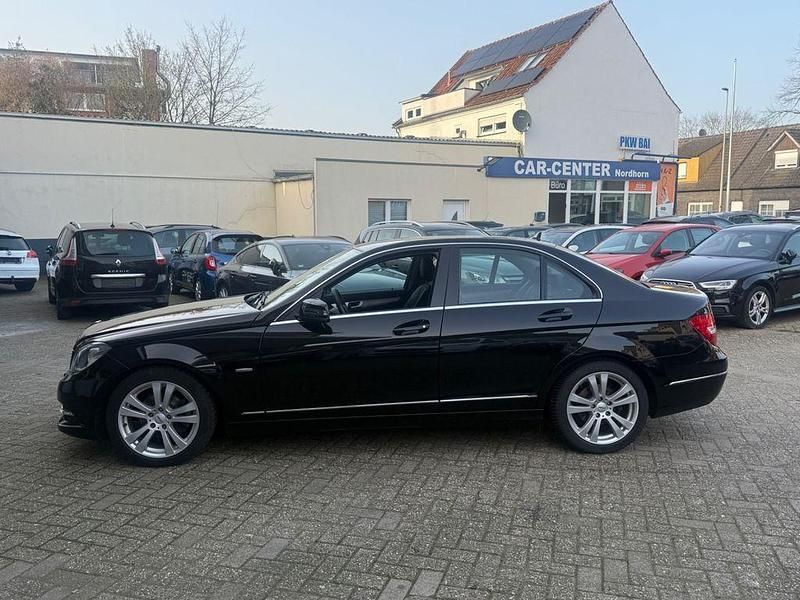 Gebraucht Mercedes C200 Avantgarde 136 PS (100 kW) 2011 Schwarz Limousine