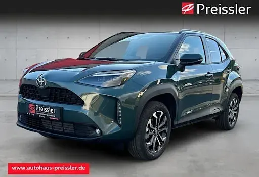 Neu Toyota Yaris Cross 130 PS (95 kW) 2026 Grün SUV