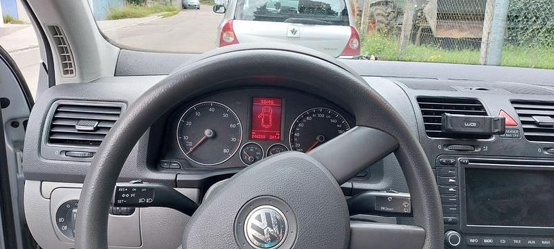 Silber Gebraucht 2005 VW Golf IV Comfortline Limousine | 1.500 € (Superpreis) - Bild 1/4