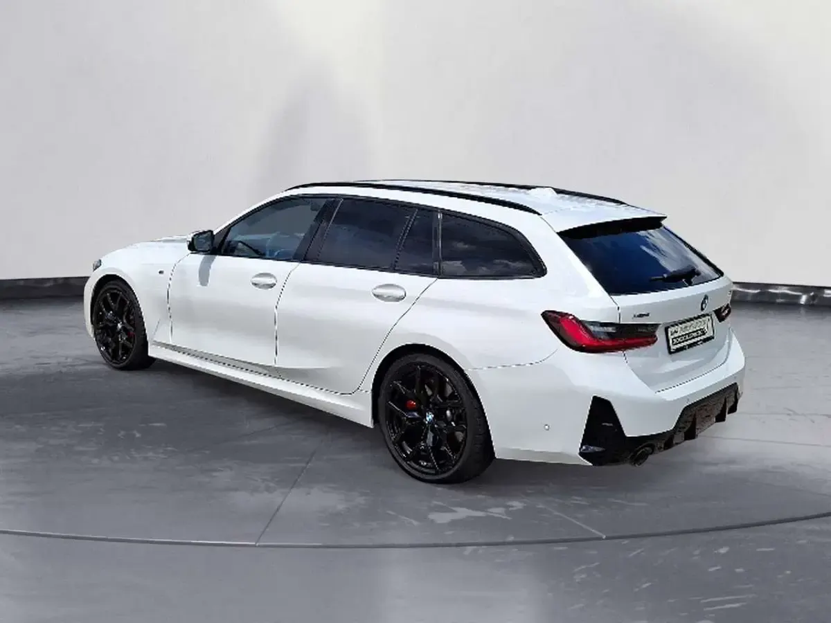 Gebraucht BMW 320 M Sport 190 PS (139 kW) 2025 Weiß Kombi