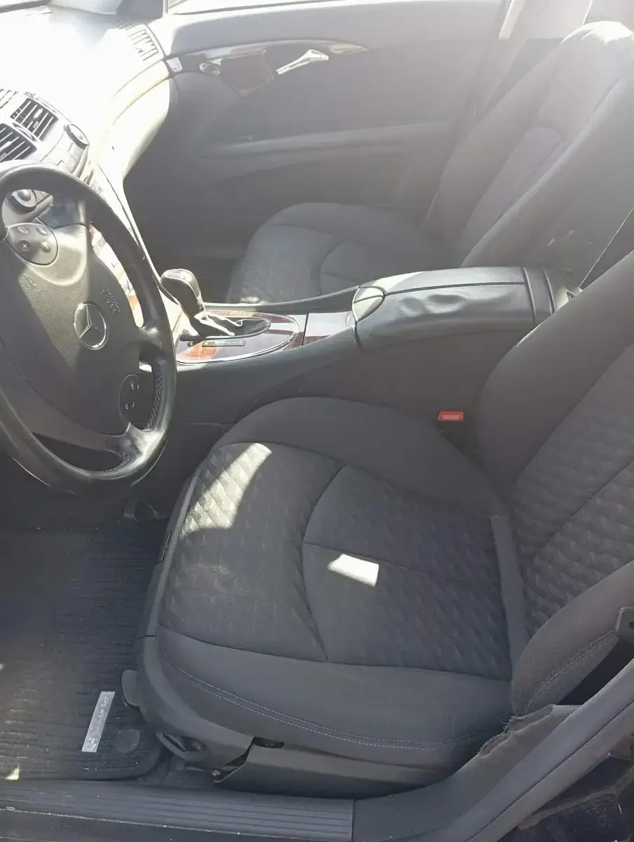 Gebraucht Mercedes E220 150 PS (110 kW) 2003 Blau Limousine