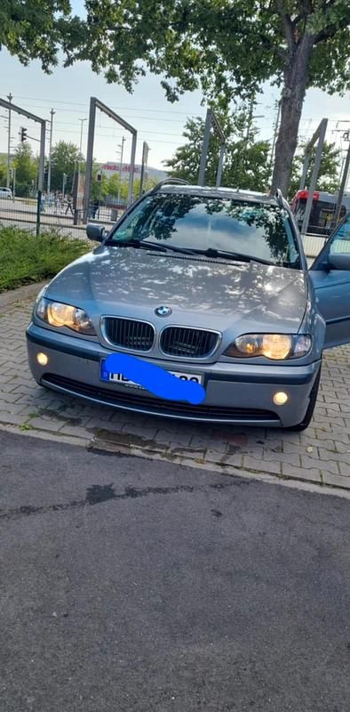 Grau Gebraucht 2004 BMW 316 Kombi | 990 € - Bild 1/4