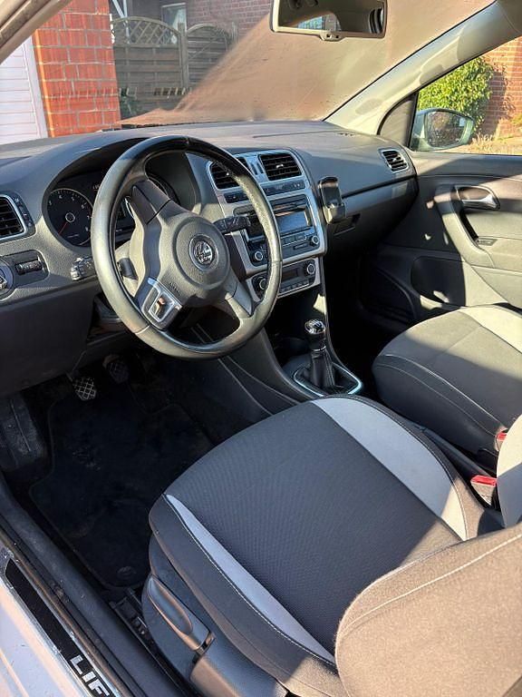 Weiß Gebraucht 2013 VW Polo Life | 5.950 € (Etwas zu teuer) - Bild 1/4