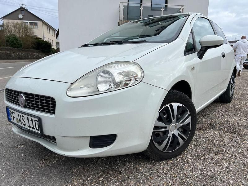 Weiß Gebraucht 2009 Fiat Grande Punto Active Kleinwagen | 1.998 € - Bild 1/2