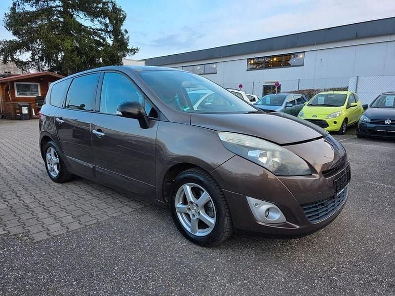 Gebraucht Renault Scénic III Luxe 131 PS (96 kW) 2011 Braun Van / Kleinbus