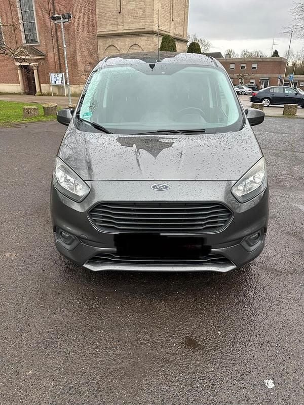 Gebraucht Ford Tourneo 101 PS (74 kW) 2018 Grau Van / Kleinbus