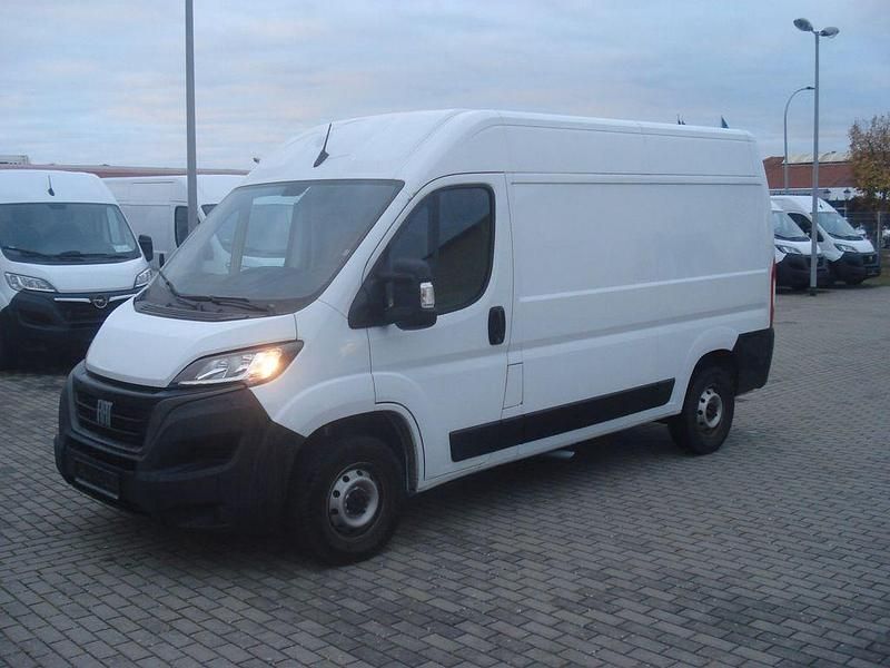 Colore esterno (weiss (pastell Gebraucht 2022 Fiat Ducato Van | 20.468 € (Guter Preis) - Bild 1/4