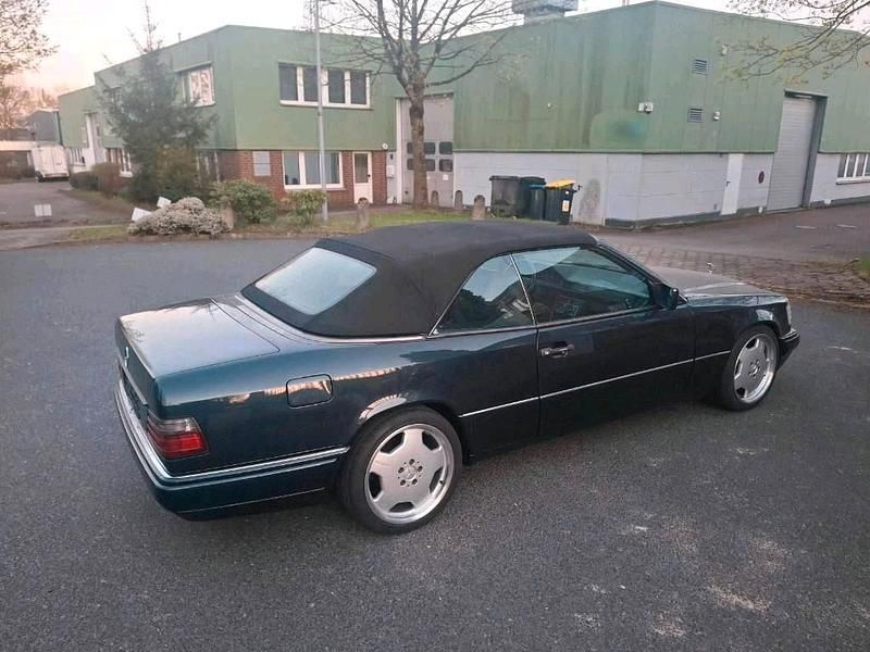 Second-hand Mercedes E320 220 CP (161 kW) 1996 Cabrio